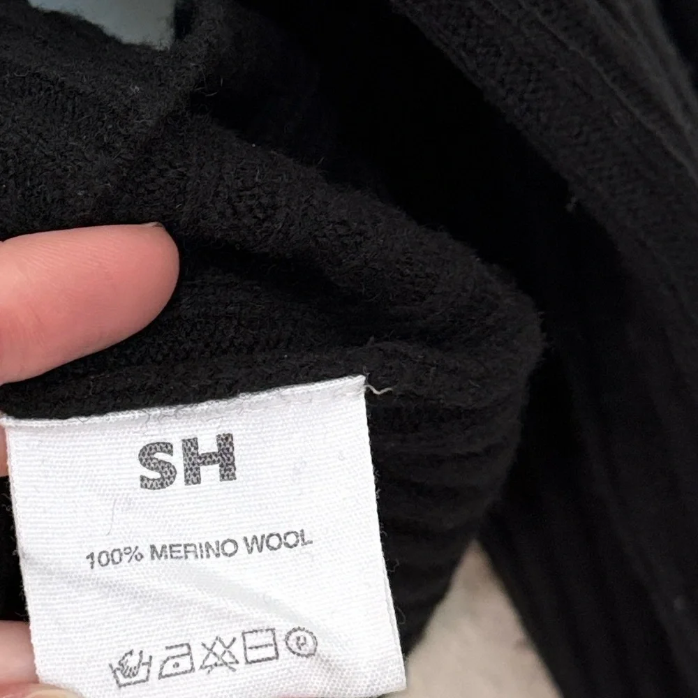 Sisterhood Clio Cardigan 100% Merino Wool Minimalist Chic - Picture 9 of 10